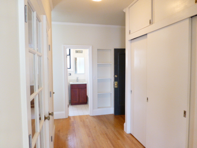 Heart Of Hayes Valley.. Corner apartment lots of natural light..Hardwood floors