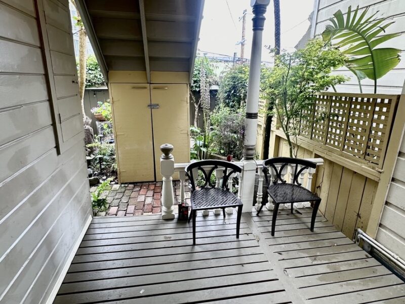 Heart of Noe Valley...Hardwood floors Garden apartment.