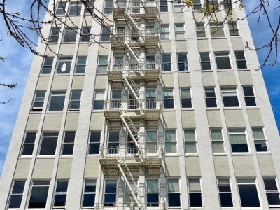 TOP FLOOR Corner unit...Hardwood floors FDR..Utilities included..